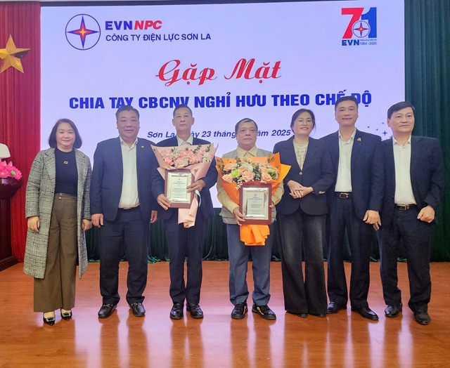 Công ty Điện lực Sơn La tổ chức chia tay công nhân viên đơn vị nghỉ chế độ hưu trí